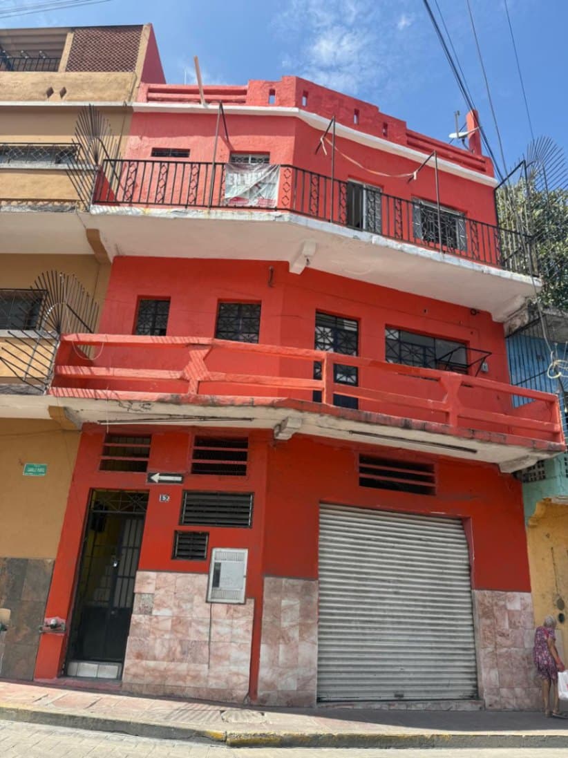 Local Comercial en EDIFICIO EN MANZANILLO - Manzanillo, Calle Carrillo Puerto, Manzanillo Centro.